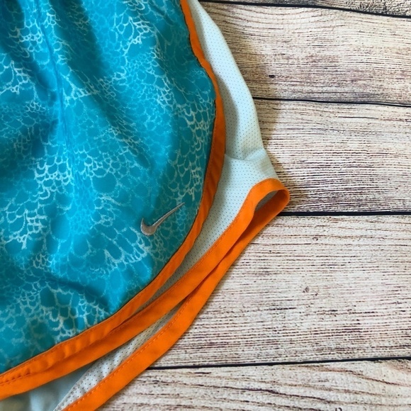 Nike Dri-Fit Shorts Size M - Picture 2 of 4